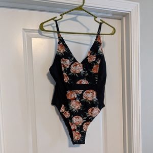 CupShe size M bathing suit